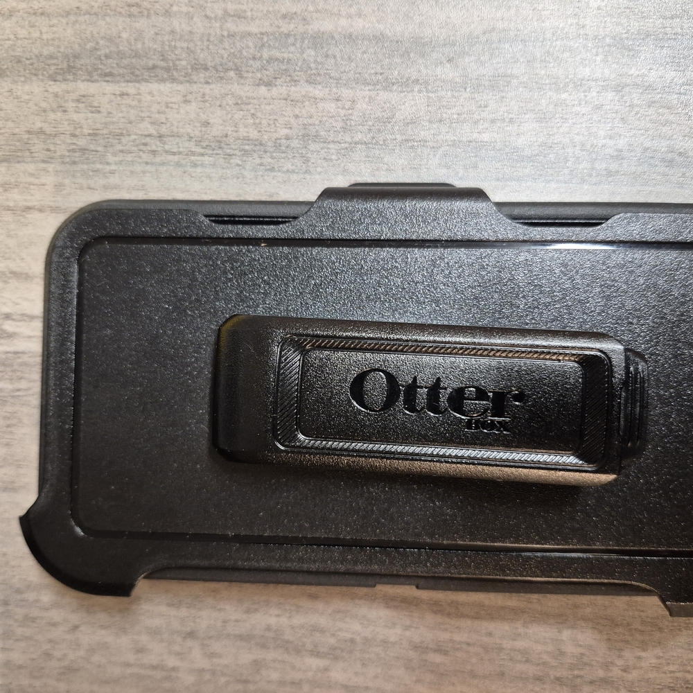 OtterBox Rugged Black Case - Picture 6 of 7
